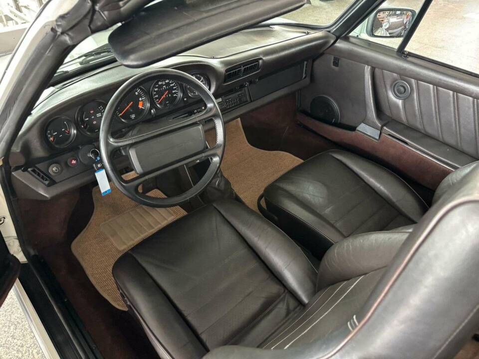 Bild 13/37 von Porsche 911 Carrera 3.2 (1985)