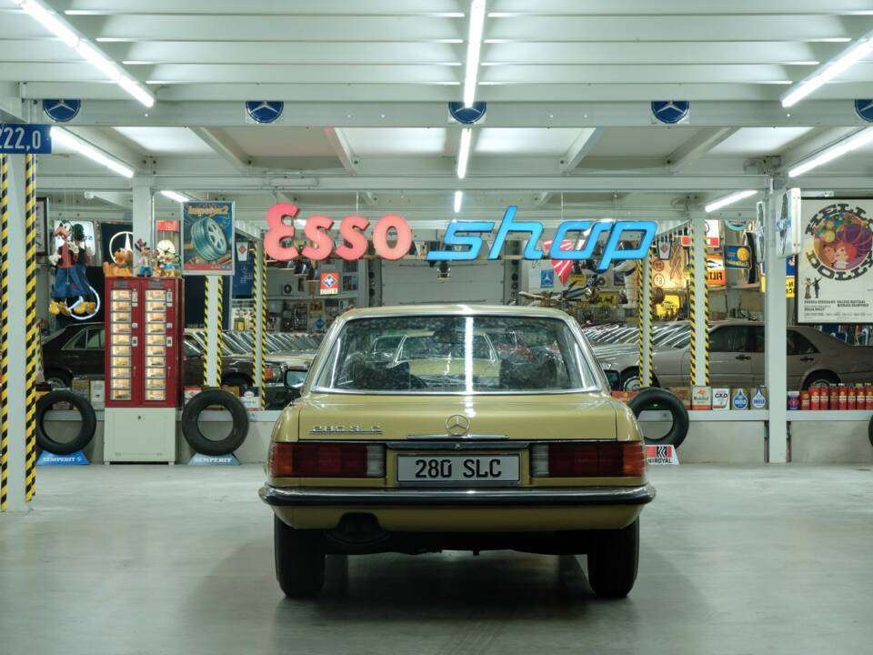 Image 9/50 de Mercedes-Benz 280 SLC (1977)