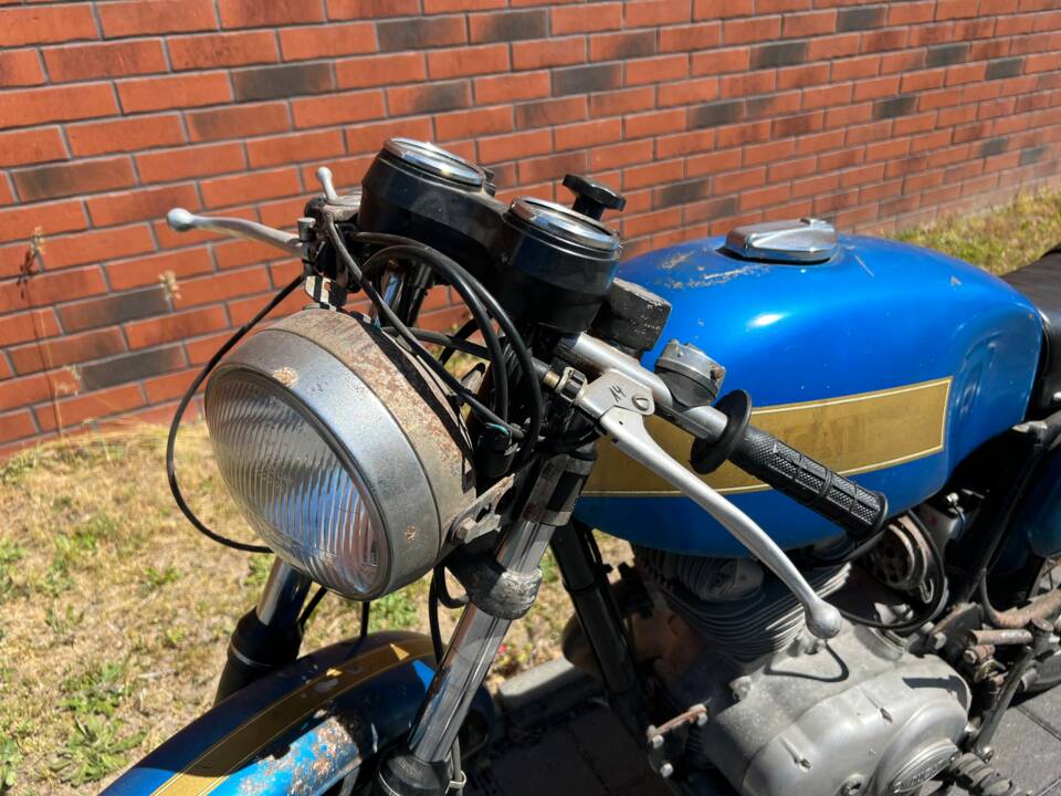 Bild 18/22 von Ducati DUMMY (1974)