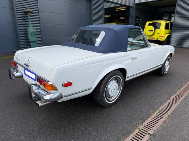 Image 4/19 of Mercedes-Benz 280 SL (1971)