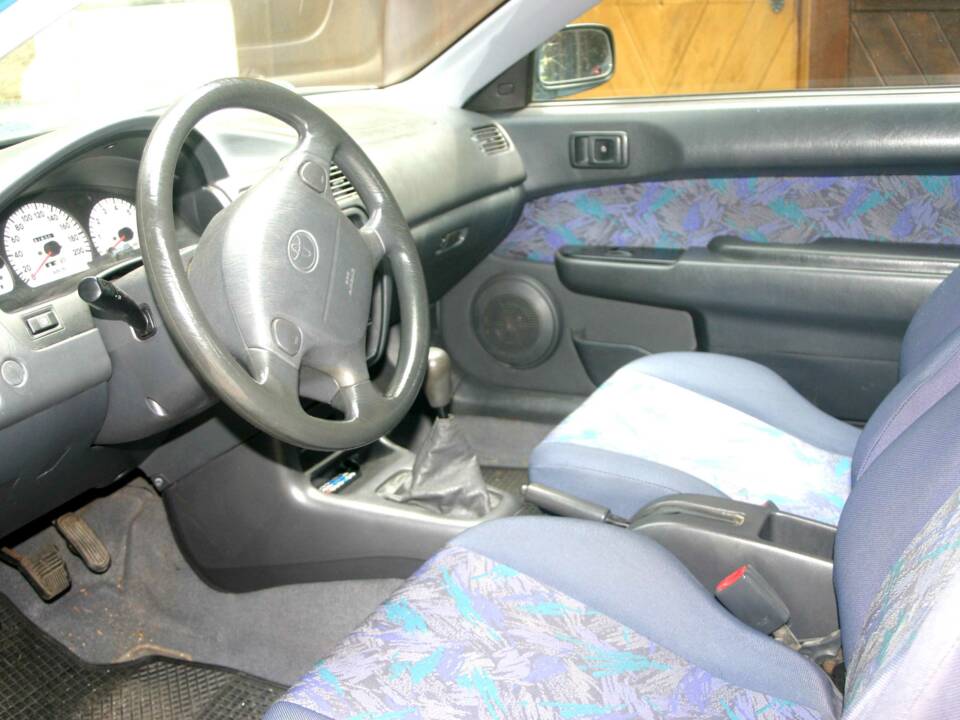 Image 16/51 of Toyota Paseo (1996)