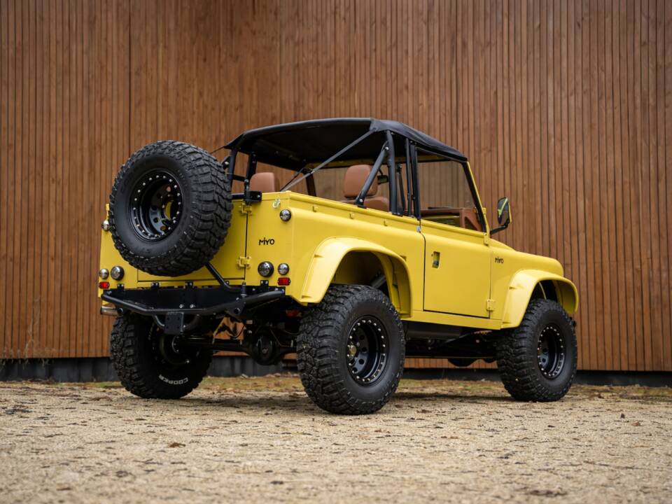 Image 4/28 of Land Rover 90 (1988)