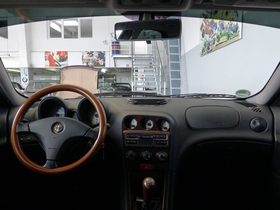 Imagen 39/49 de Alfa Romeo 156 2.0 TS 16V (1999)