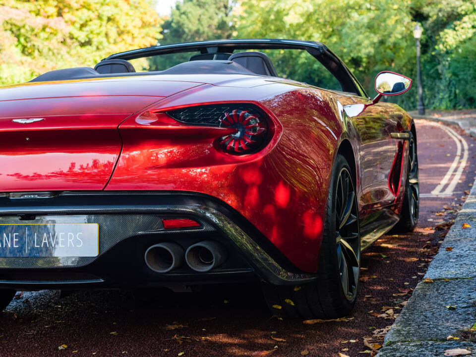 Bild 29/70 von Aston Martin Vanquish Zagato Volante (2017)