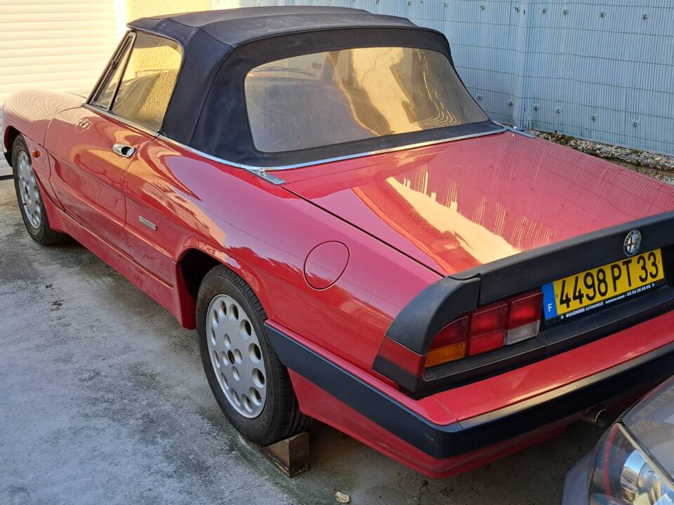 Image 2/7 de Alfa Romeo 2.0 Spider QV (1986)