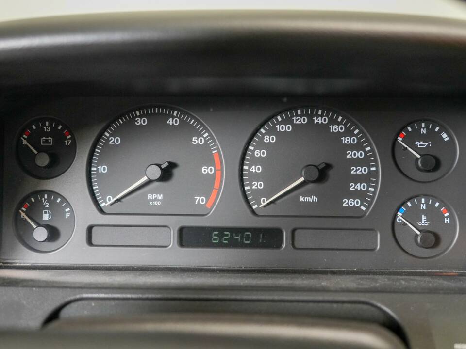 Image 18/50 of Jaguar XJR 4.0 (1995)