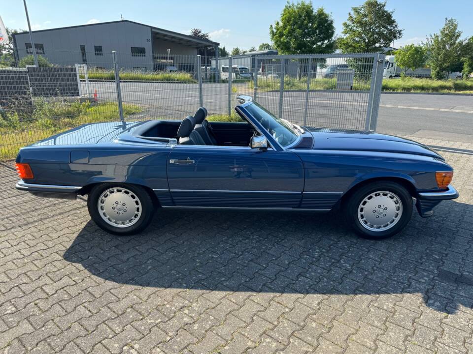 Image 14/21 of Mercedes-Benz 300 SL (1989)