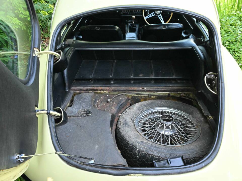 Bild 11/39 von Jaguar E-Type (2+2) (1970)