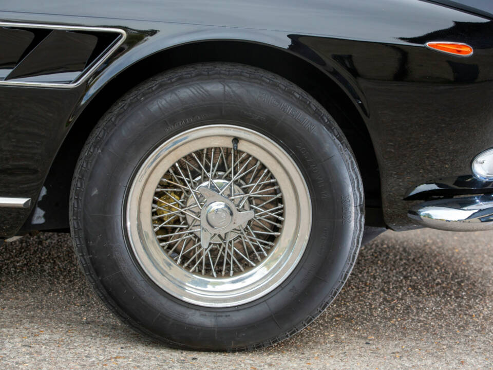 Image 11/46 of Ferrari 275 GTS (1965)