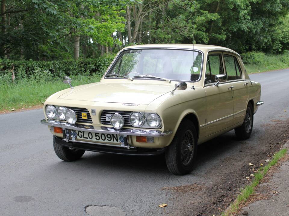 Image 3/17 of Triumph 1500 (1974)