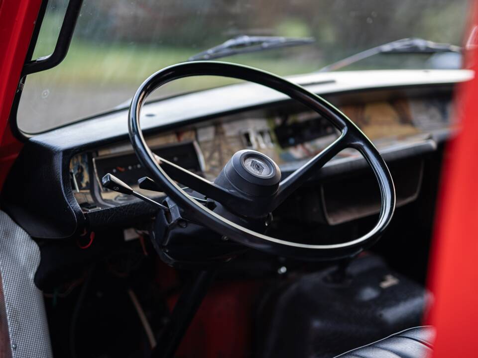 Image 26/52 of Renault Estafette (1977)