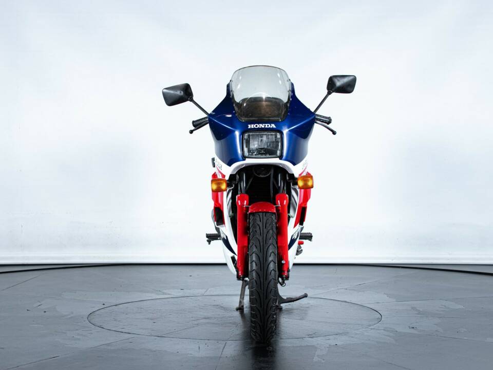 Imagen 3/50 de Honda VF 500 F (1986)