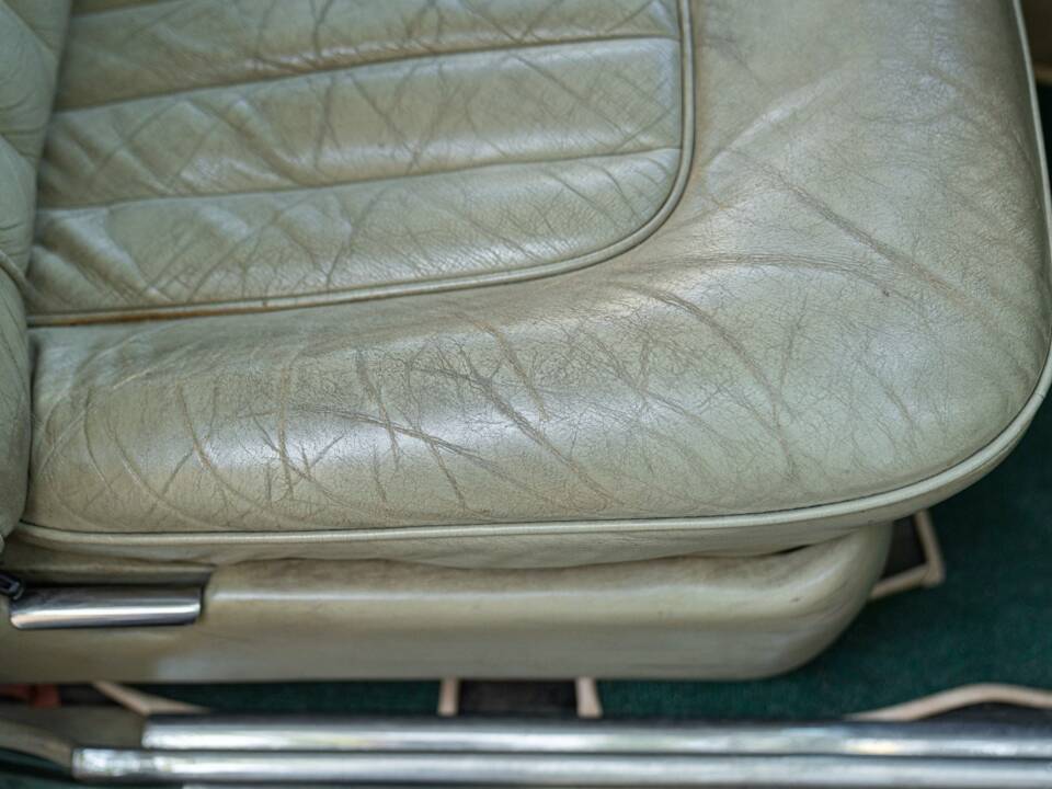 Image 27/50 of Bentley T 1 (1973)