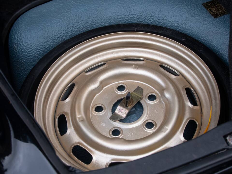 Bild 34/50 von Porsche 911 Carrera 3.2 (1988)