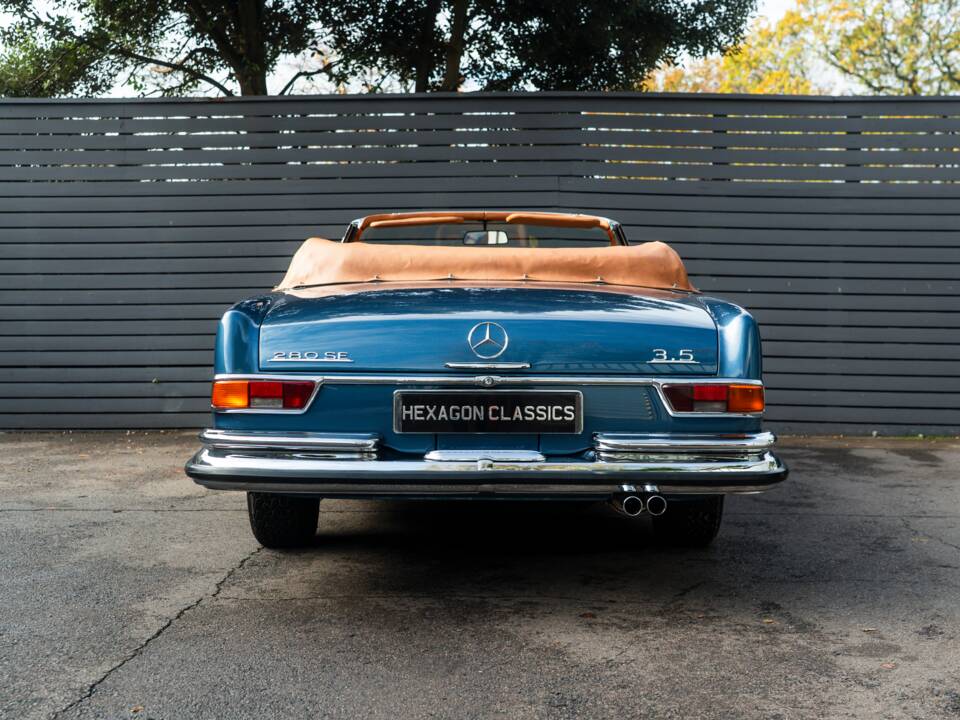 Image 10/57 de Mercedes-Benz 280 SE 3,5 (1971)