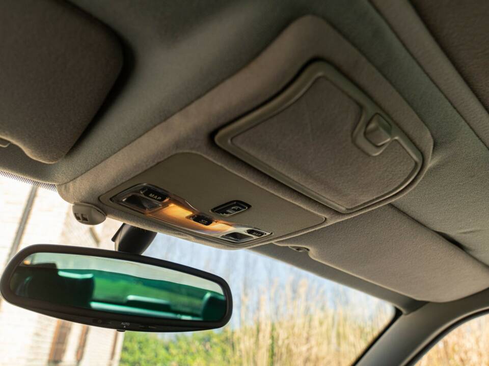 Bild 48/50 von Jaguar XJ 8 Executive (1997)