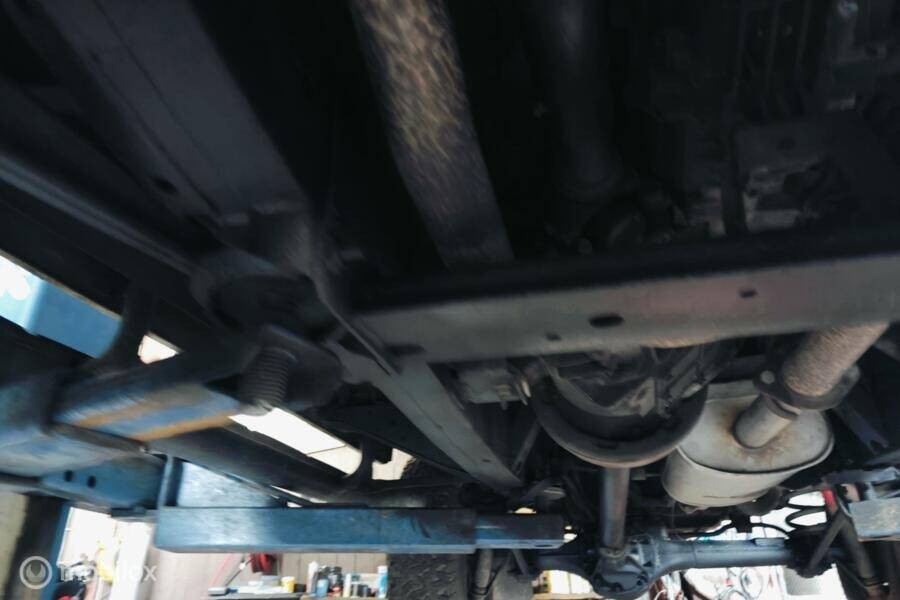 Image 31/39 de Land Rover Defender 90 (1997)