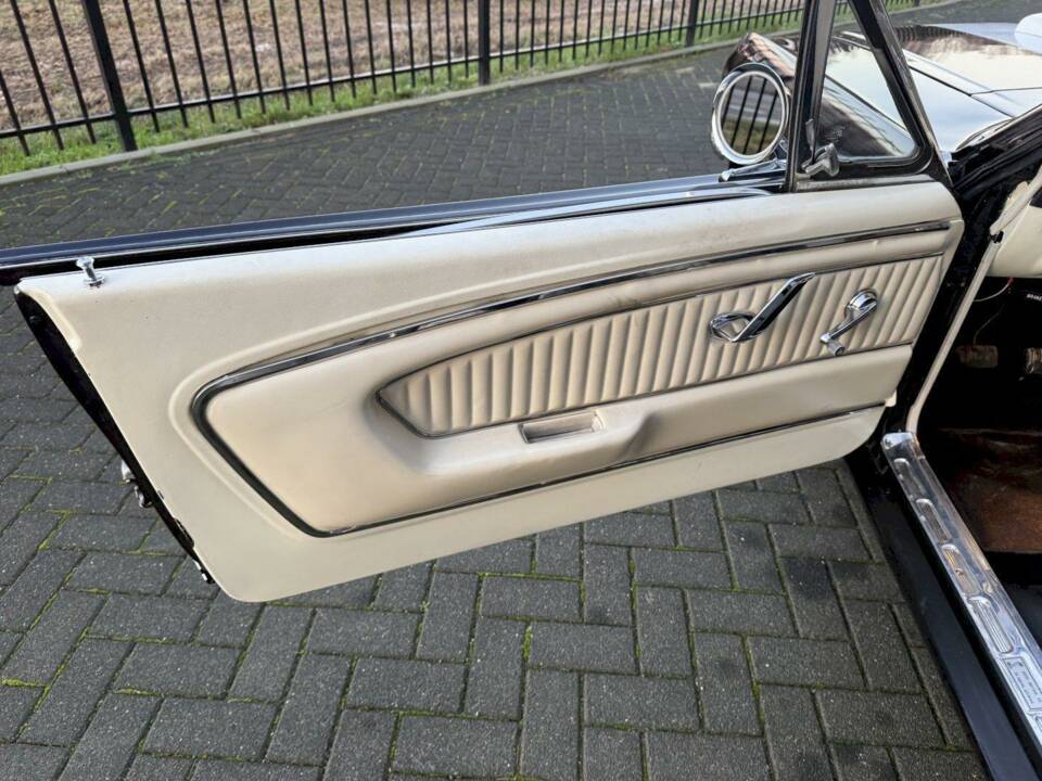 Image 21/36 of Ford Mustang 390 GTA (1966)