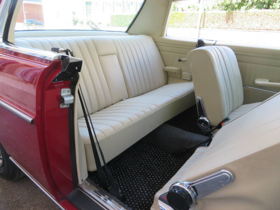 Image 9/19 of Mercedes-Benz 250 CE (1970)