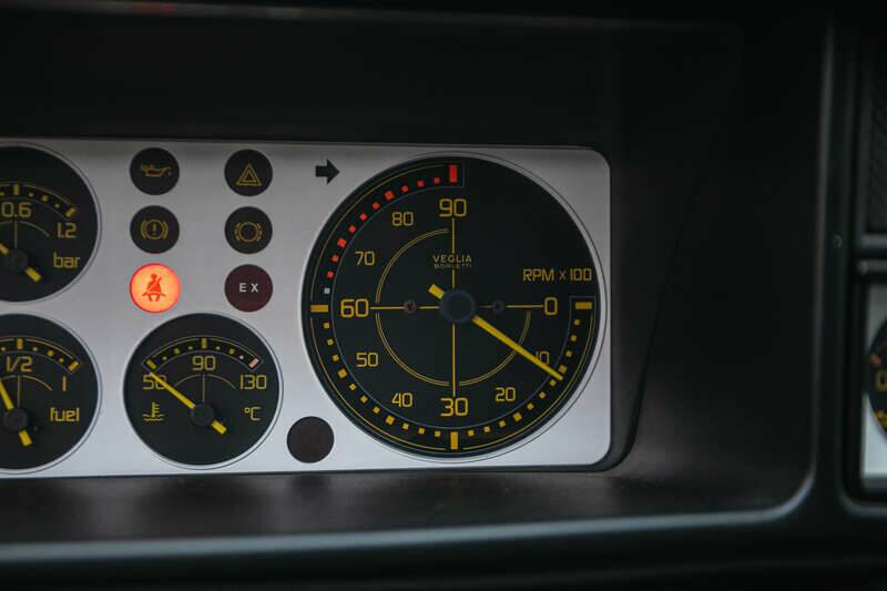 Image 24/50 of Lancia Delta HF Integrale Evoluzione II (1995)