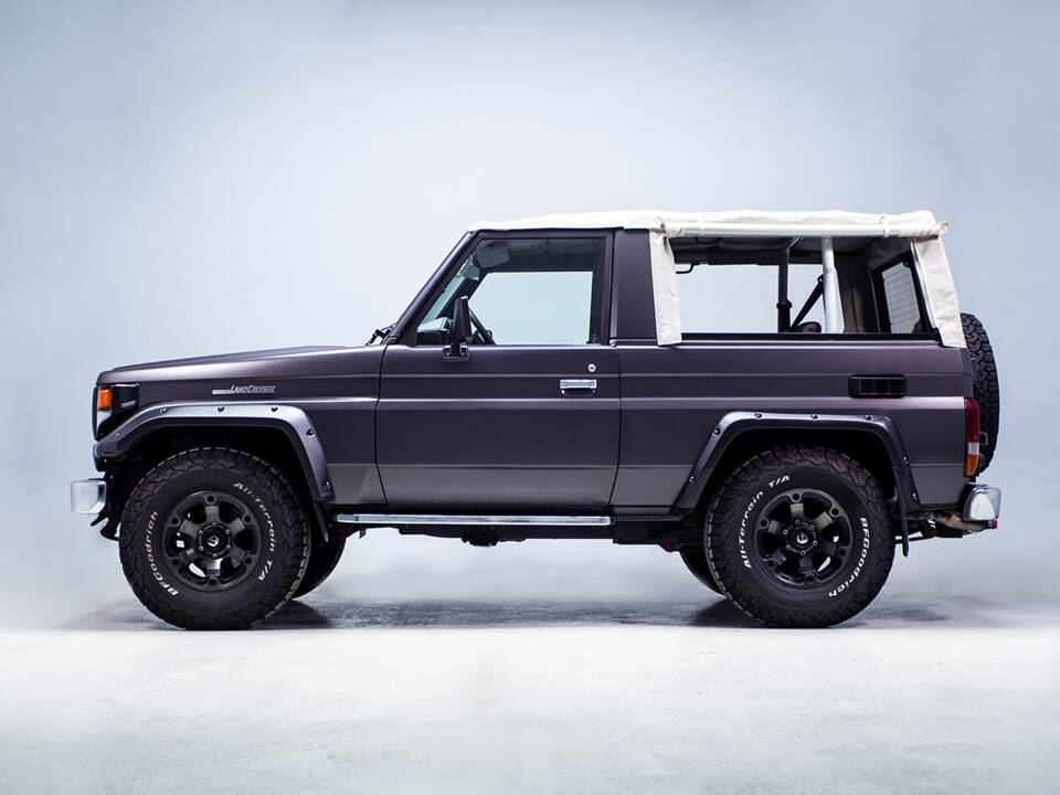 Image 5/42 of Toyota Land Cruiser FJ 62 (1985)