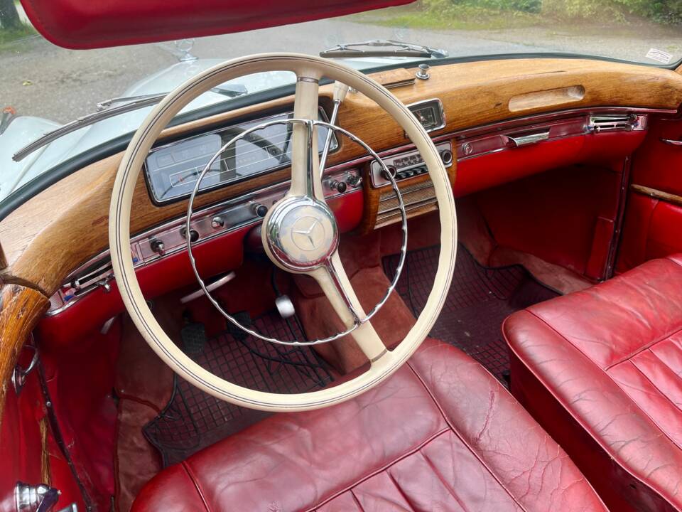 Image 21/55 of Mercedes-Benz 220 S Cabriolet (1957)