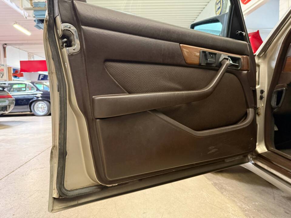 Bild 6/19 von Mercedes-Benz 500 SE (1987)