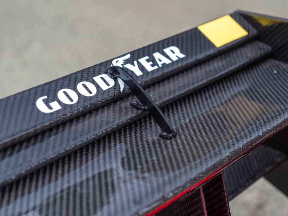 Image 27/85 of Ferrari 641 (1990)