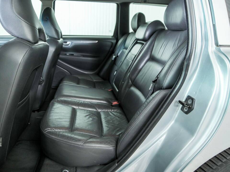 Image 34/36 of Volvo V70 D5 (2008)