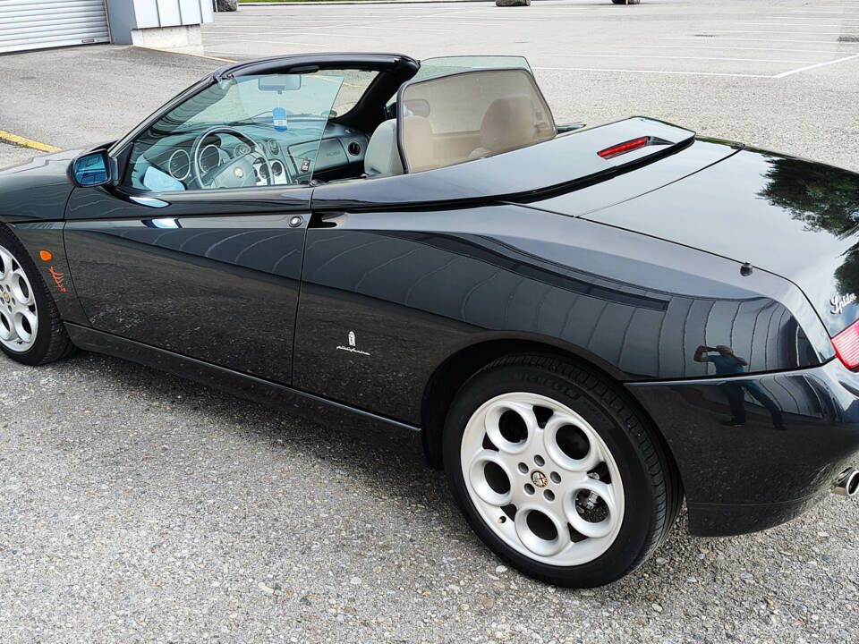 Bild 2/68 von Alfa Romeo Spider 2.0 Twin Spark 16V (2001)