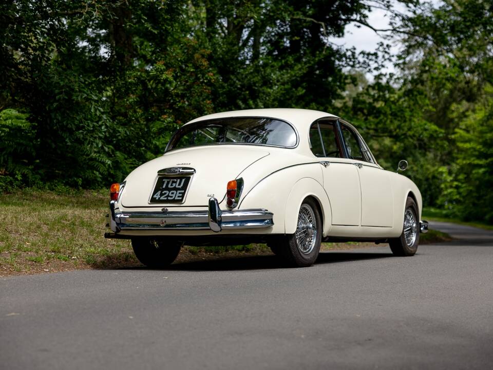 Image 13/50 de Jaguar Mk II 2.4 (1967)