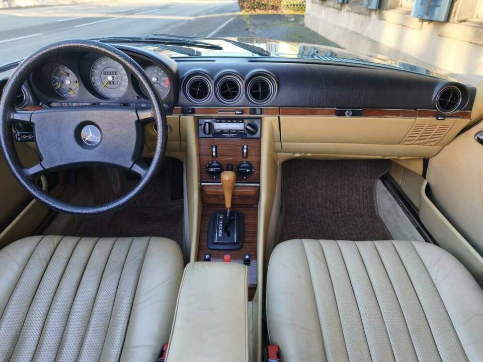 Image 15/26 of Mercedes-Benz 500 SL (1981)