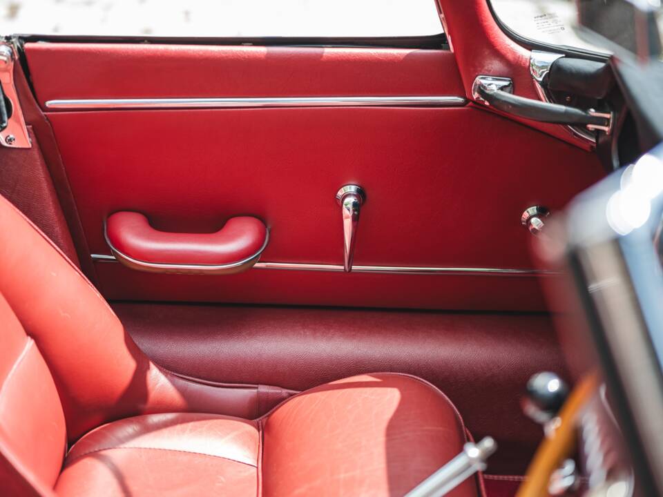 Image 38/50 of Jaguar Type E 3.8 (1963)