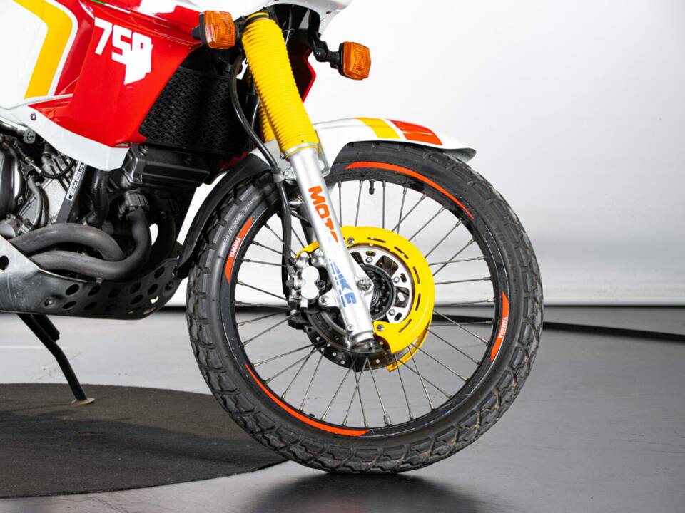 Image 24/35 de Yamaha XTZ 750 Super Ténéré (1989)