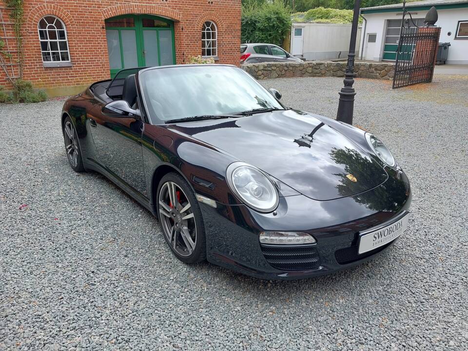 Bild 2/15 von Porsche 911 Carrera 4S (2011)