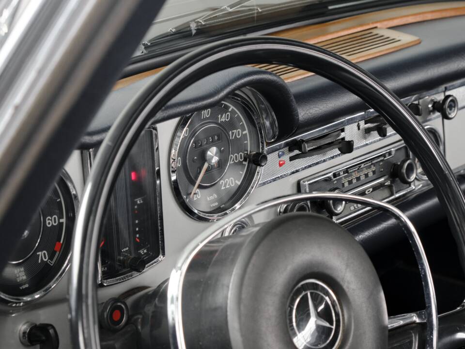 Image 47/50 de Mercedes-Benz 280 SL (1970)