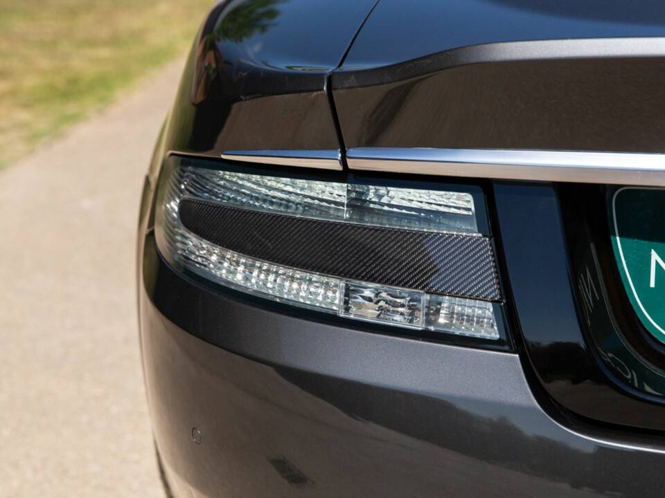 Image 22/50 of Aston Martin DBS (2012)