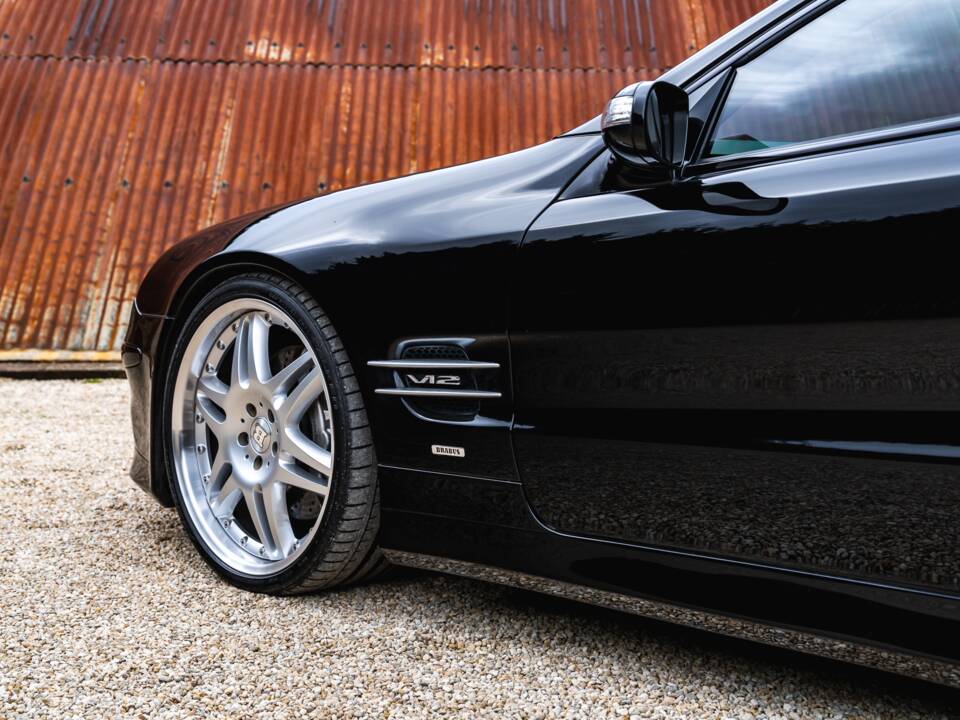 Image 34/47 of Mercedes-Benz SL 600 (2004)