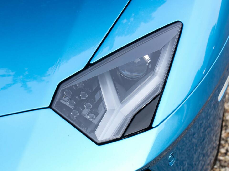 Image 24/50 of Lamborghini Aventador S (2018)