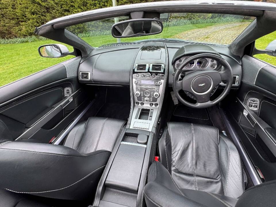 Immagine 24/28 di Aston Martin DB 9 (2009)