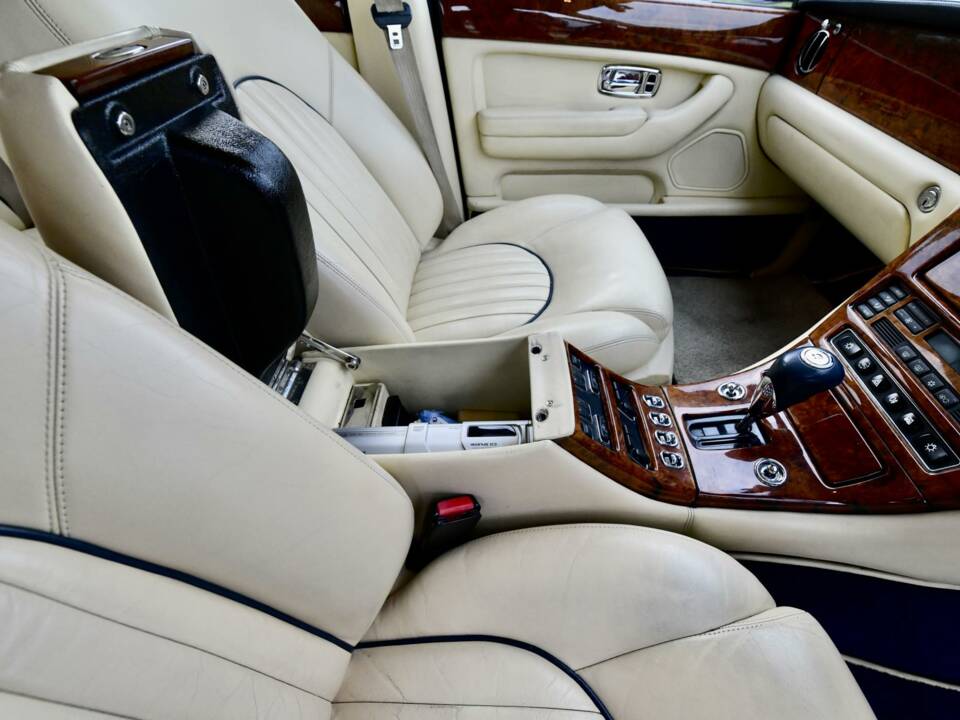 Imagen 34/50 de Bentley Arnage Green Label (1999)