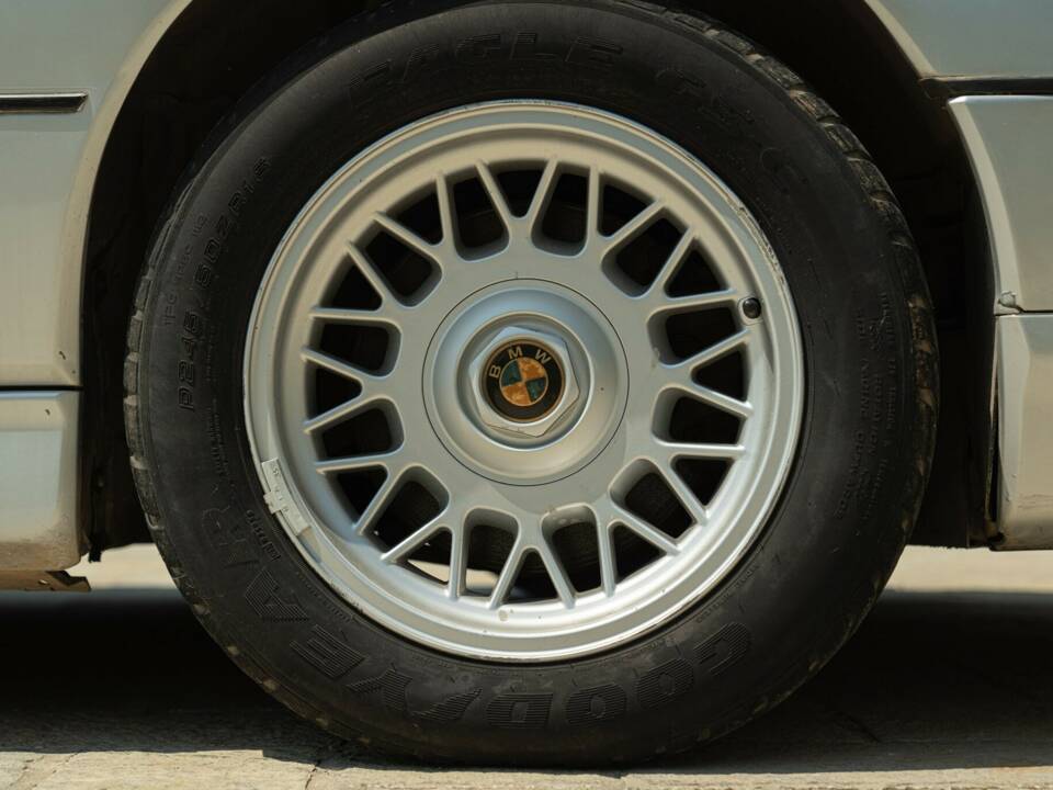 Bild 27/50 von BMW 850i (1990)