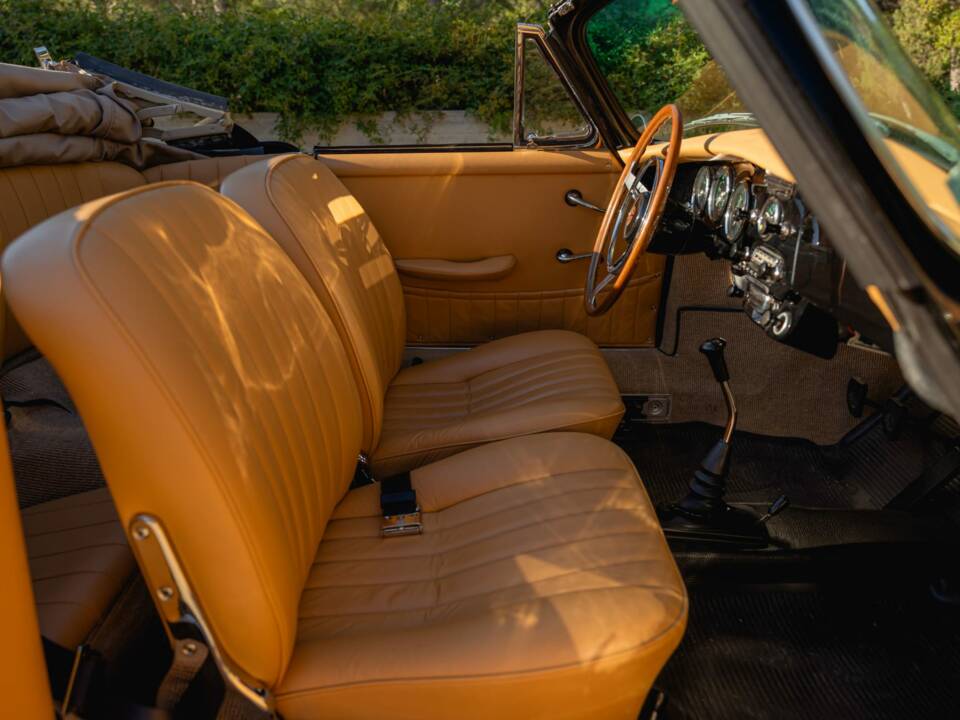 Immagine 30/54 di Porsche 356 C 1600 SC (1964)