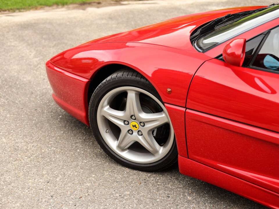 Image 79/93 of Ferrari F 355 Berlinetta (1997)