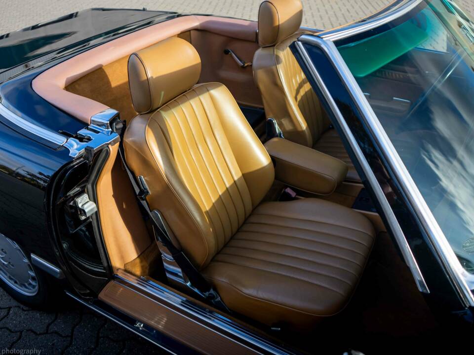 Image 28/33 of Mercedes-Benz 560 SL (1989)