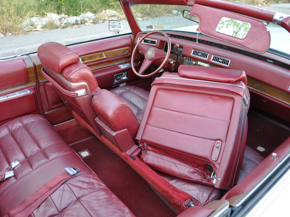 Image 62/75 of Cadillac Fleetwood Eldorado Convertible (1975)