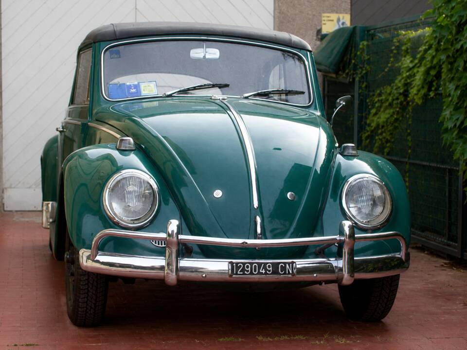 Image 18/81 of Volkswagen Beetle 1200 (1965)