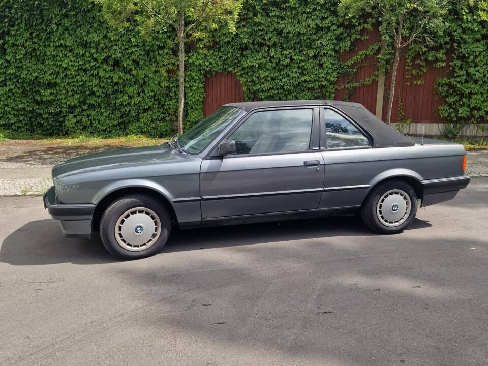 Bild 2/5 von BMW 318i Baur TC (1990)