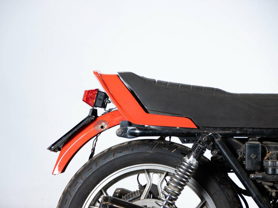 Image 49/49 de Moto Guzzi 850 LeMans (1981)