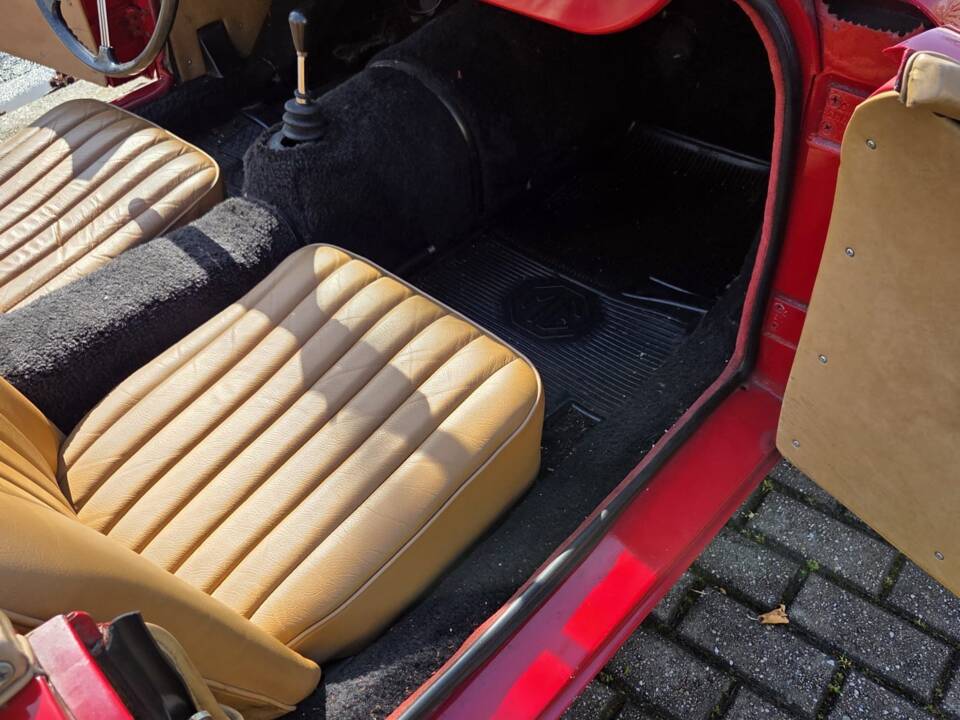 Image 16/17 of MG MGA 1500 (1959)